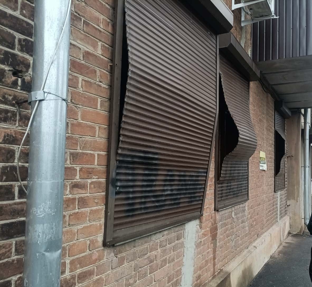 Roller shutter before repair