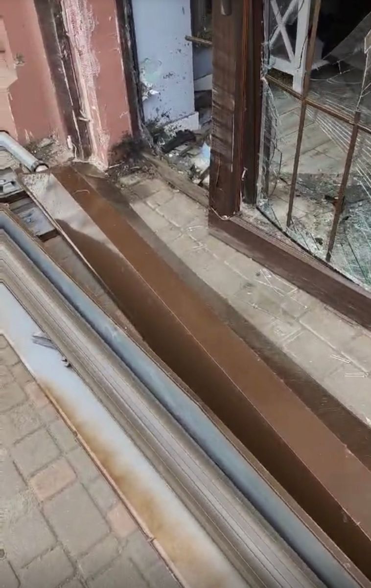 Демонтаж старої ролети та підготовка до монтажу нової